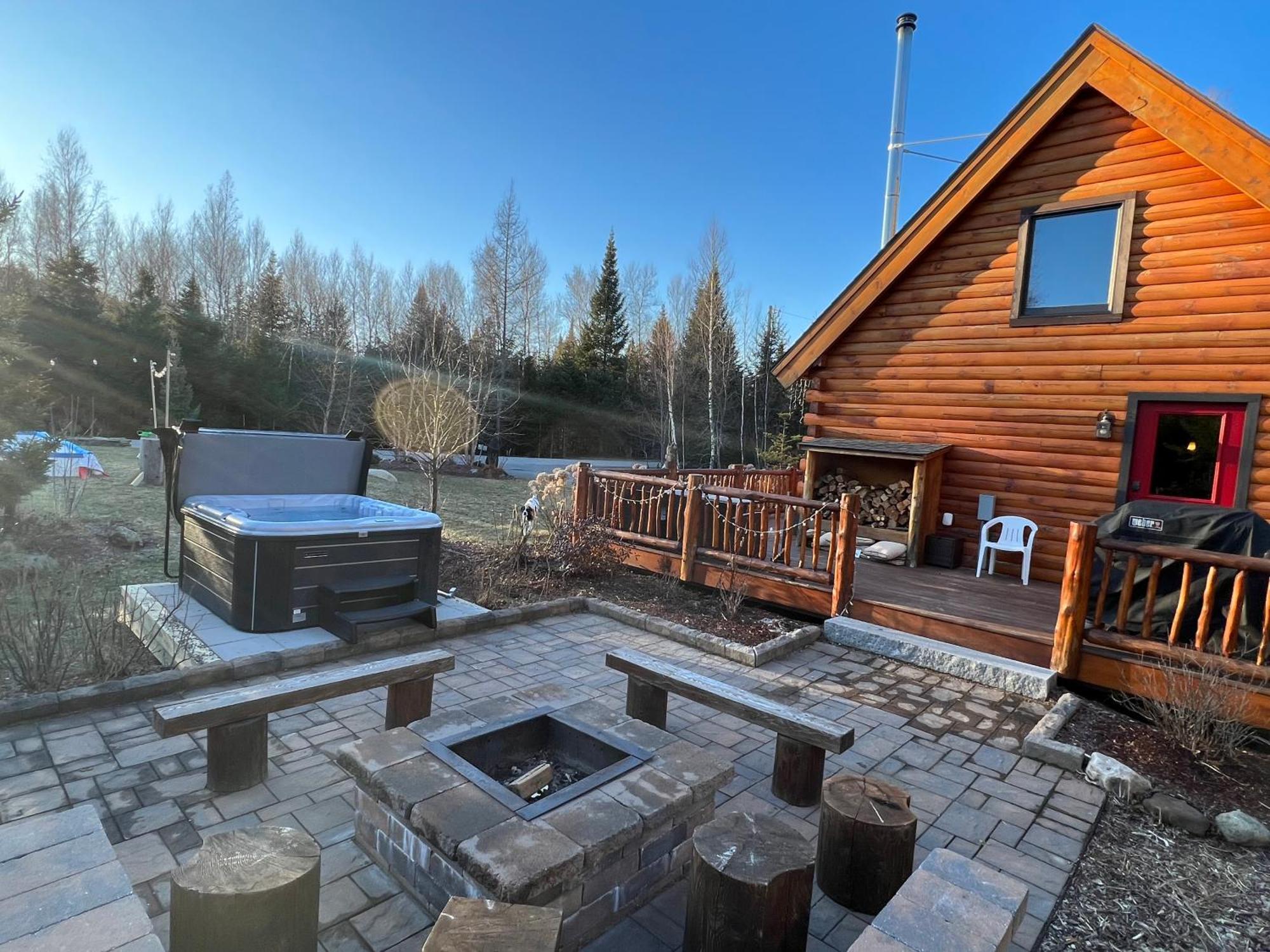 Bc Log Cabin With Private Beach River Fire Pit Ac Wifi Onsite Trails Ski Slope Views Villa Carroll Exterior photo